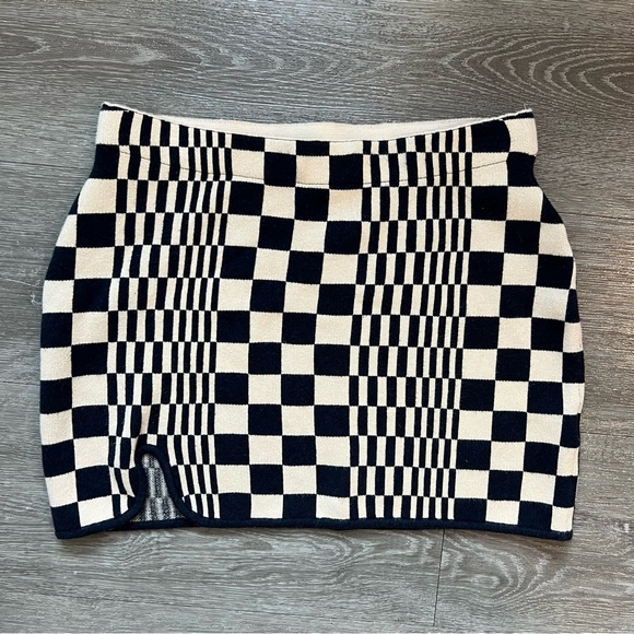 Urban Outfitters checkered mini skirt soft stretchy knit fabric - Picture 3 of 5